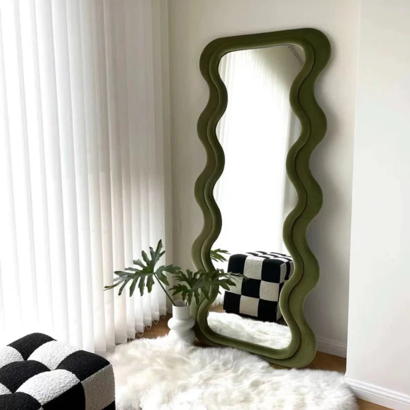 Wavy Mirror