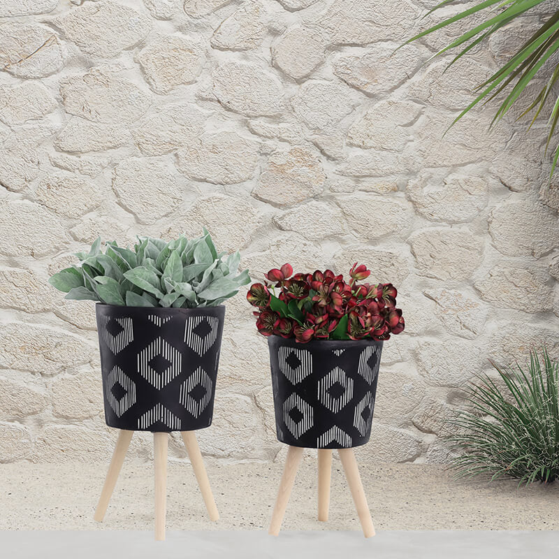 10/12" Diamond Design Planter With Wood Legs, Set of Two